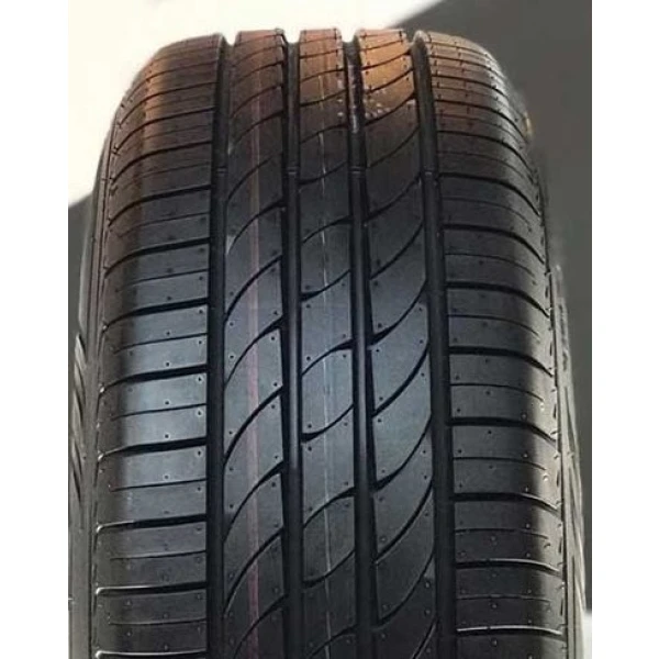 225/55 R17 97 T GT Radial Champiro Luxe